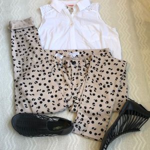 BCBGeneration tan skinny jeans. Size 27 black dots